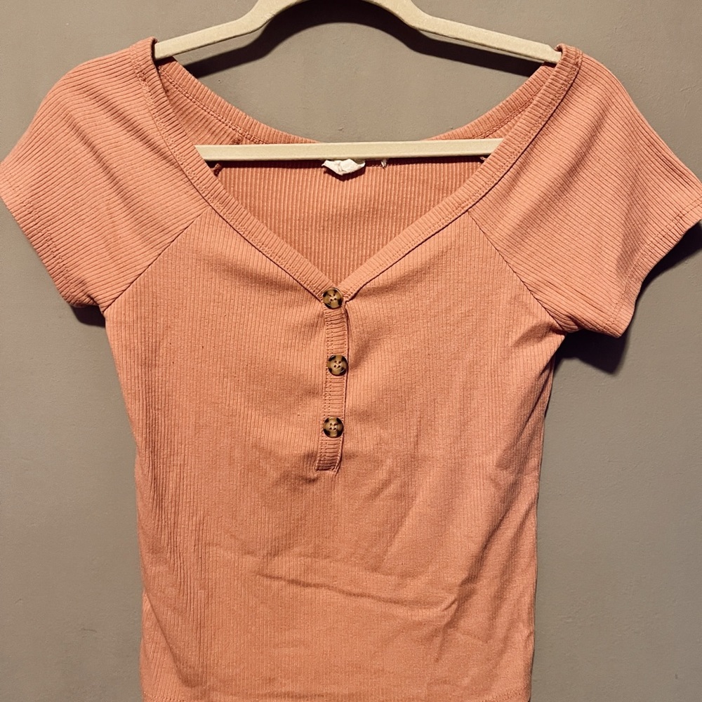 Ribbed pink Henley tee